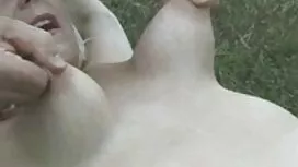 Kaki panjang memberi ...
