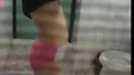 Wanita sentuh, basah ...